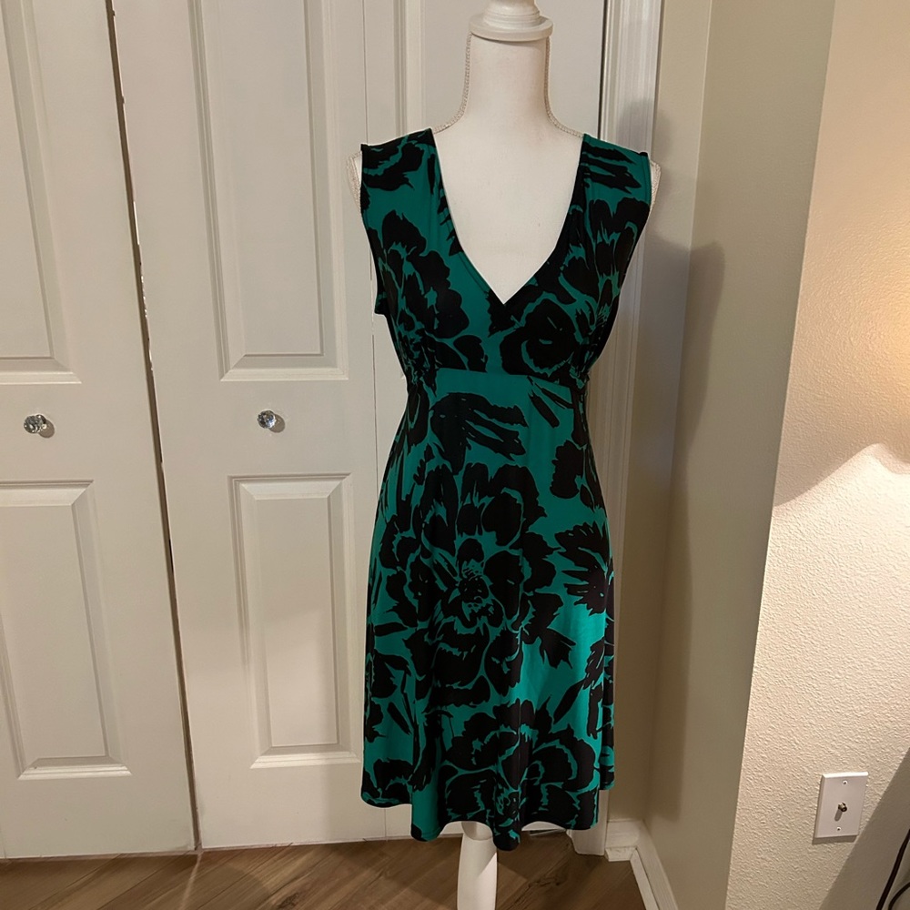 Women’s size 12 floral dress.
